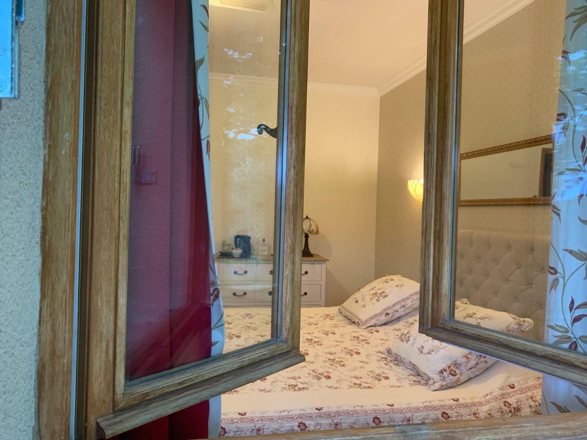 Le Grand Jardin Bed & Breakfast Lafare ภายนอก รูปภาพ